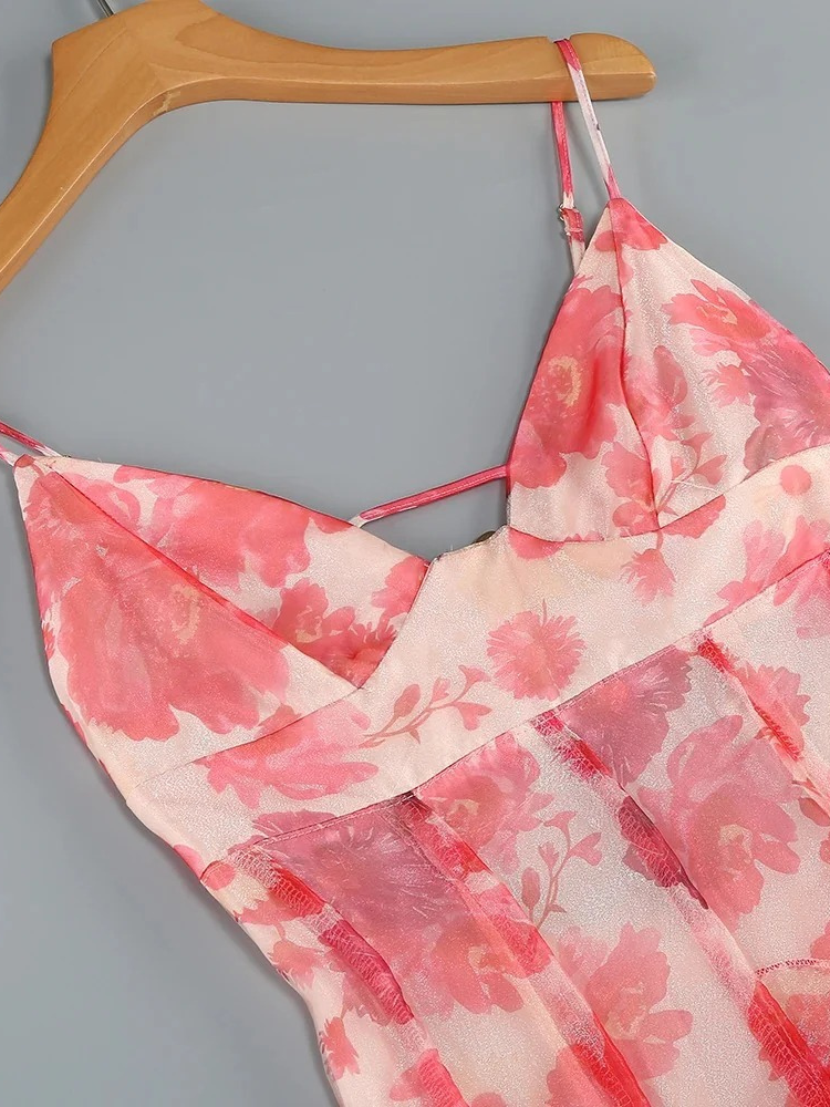 Damen Blumen Urlaub Sommerkleid mit luftiger Passform und fröhlichem Muster für warme Tage.