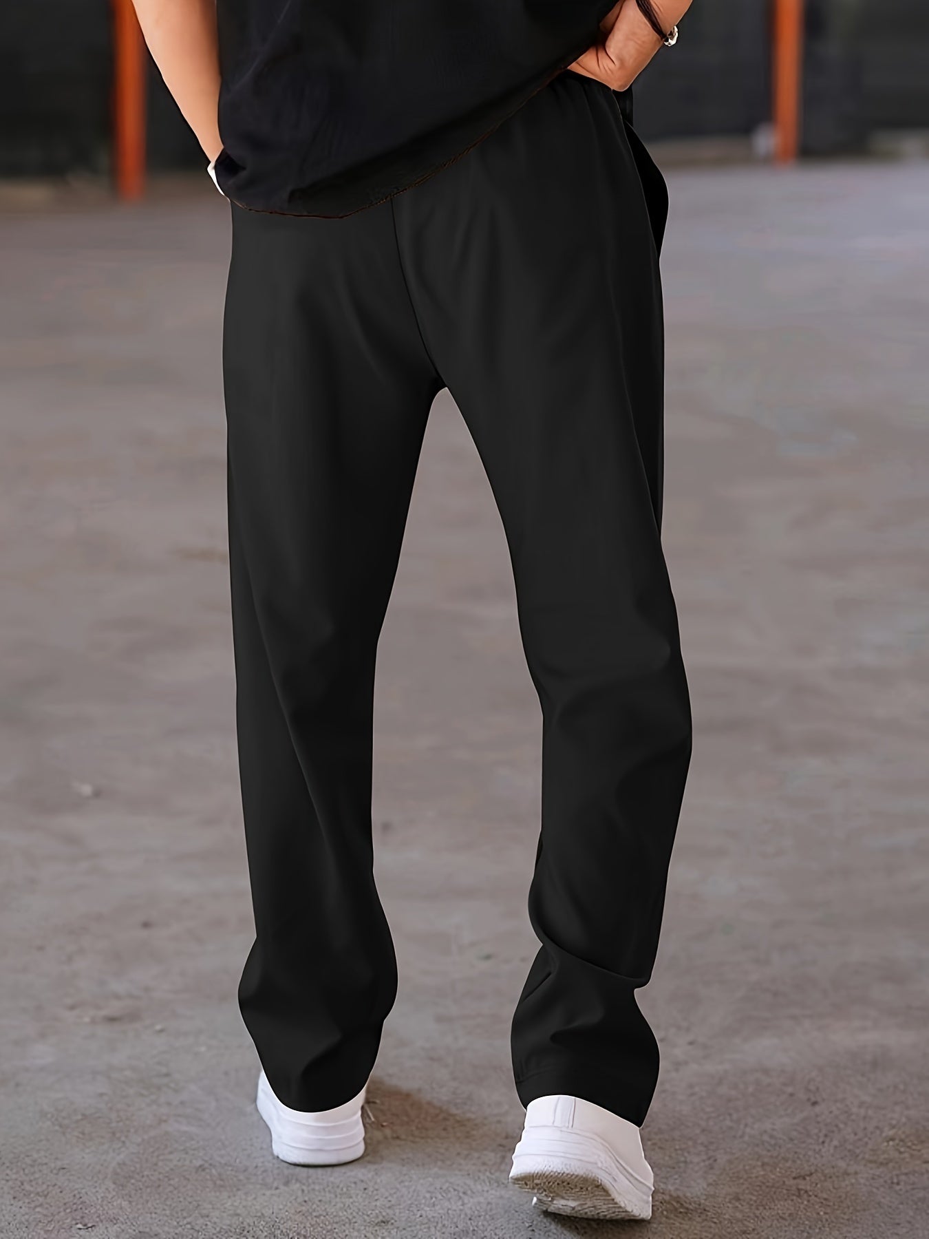 Einfarbige leichte Hosen mit Taschen