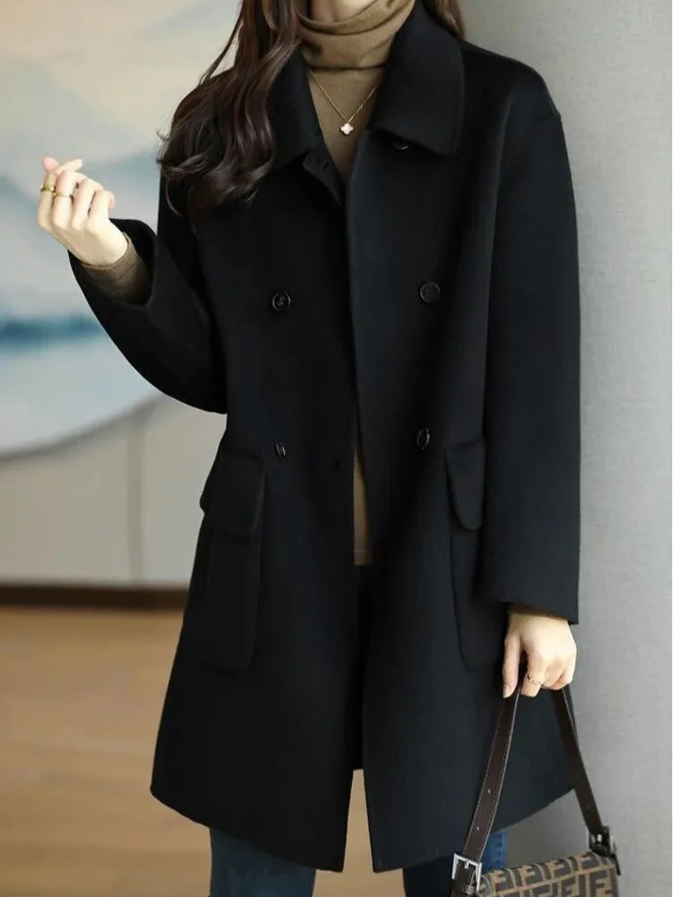 Eleganter Vintage-Mantel für Damen in zeitlosem Design für stilvolle Auftritte
