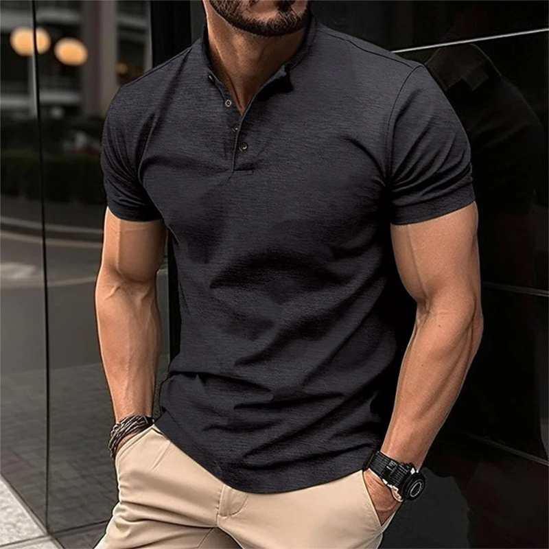 Elegantes Poloshirt für Herren mit klassischem Kragen – stilvoll und alltagstauglich.
