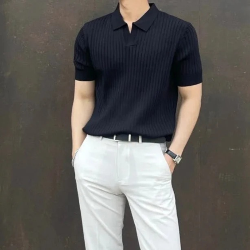 Herren elegantes Sommer-Poloshirt in modernem Schnitt, ideal für warme Tage und vielseitige Outfits.