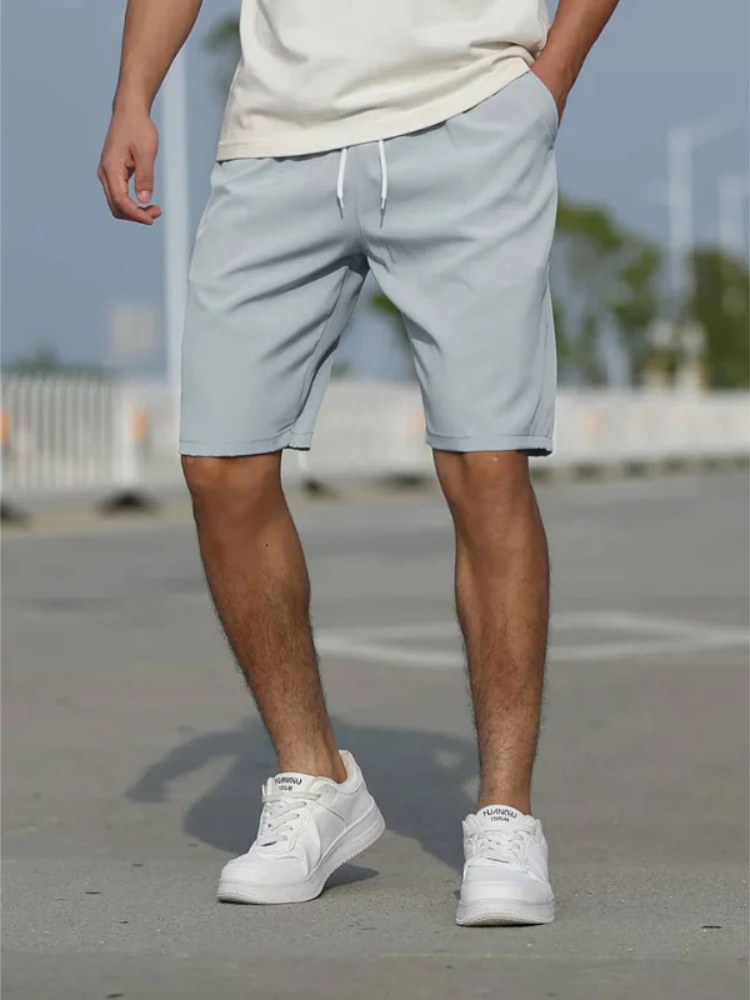 Herren lässige leichte kurze Sommerhosen – ideal für warme Tage mit sportlichem Stil.