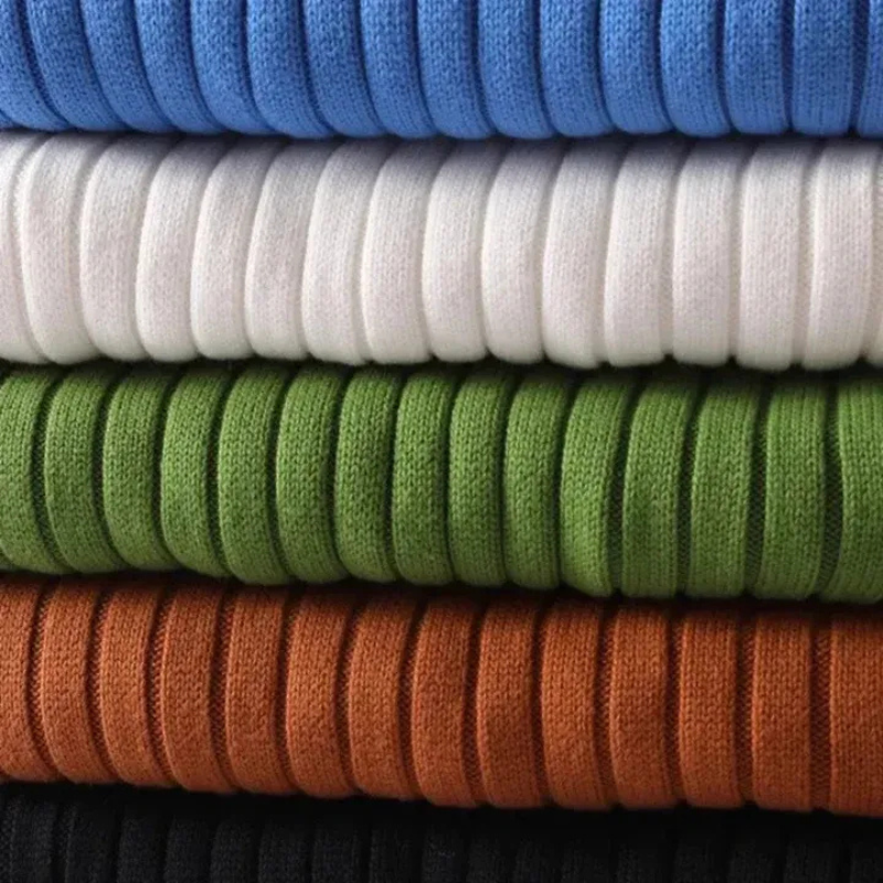 Herren warmer Rippstrickpullover in modernem Design