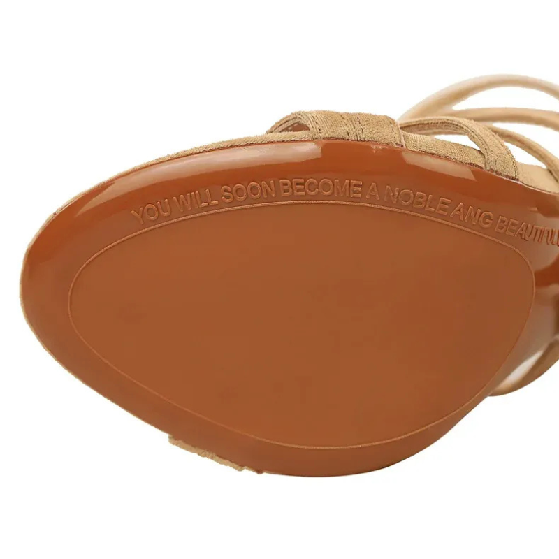 Schöne Gladiator-Absätze für Damen mit Riemen-Design und stabilem Absatz für stilvolle Auftritte