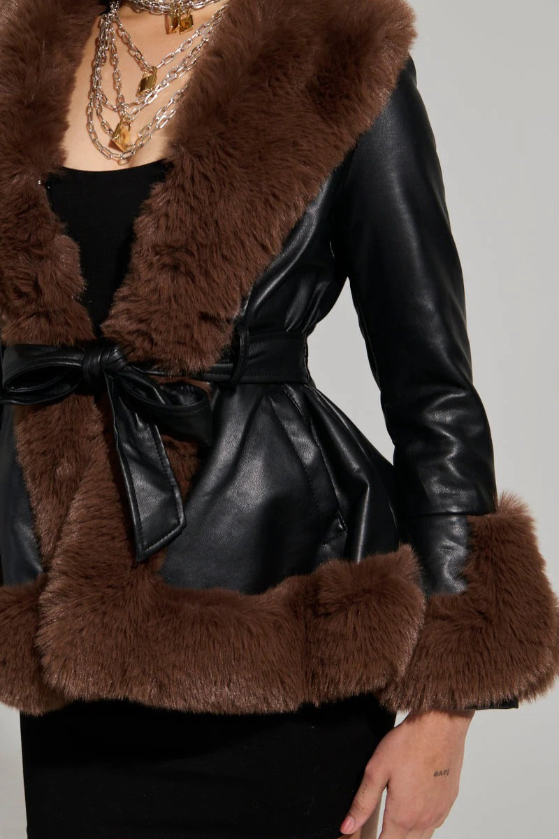 Vintage-Motorradjacke für Damen mit markantem Design