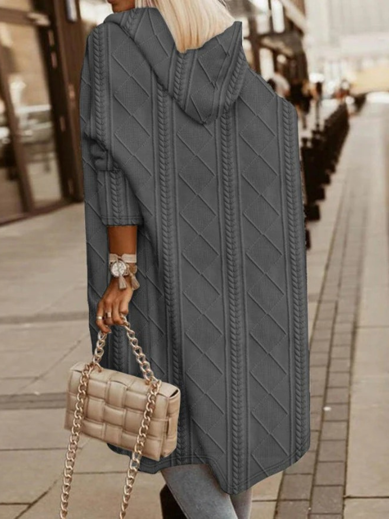 Warmer Strickcardigan mit Kapuze für Damen, gemütlich und zeitlos im Design.