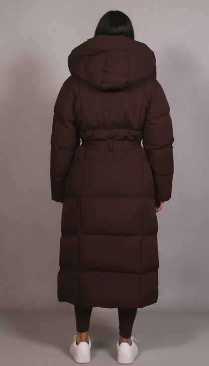 Eleganter Longline Puffer-Mantel mit Kapuze für Damen | Nordelle