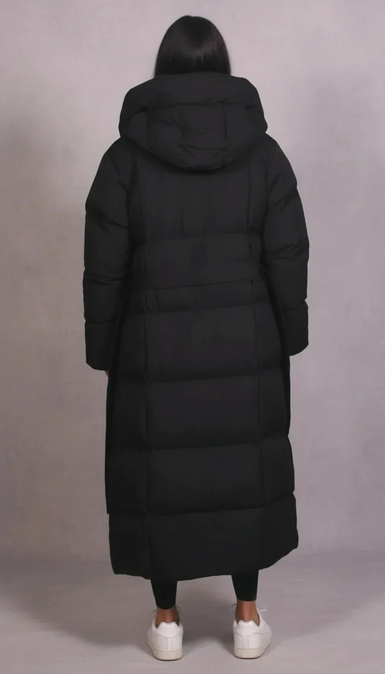 Eleganter Longline Puffer-Mantel mit Kapuze für Damen | Nordelle