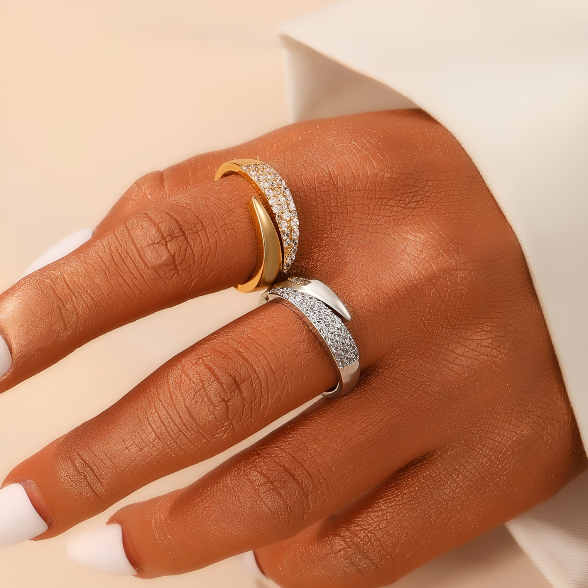 Eleganter Statement-Ring mit klarer Silhouette für Damen | Elowen