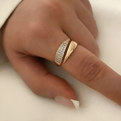 Eleganter Statement-Ring mit klarer Silhouette für Damen | Elowen