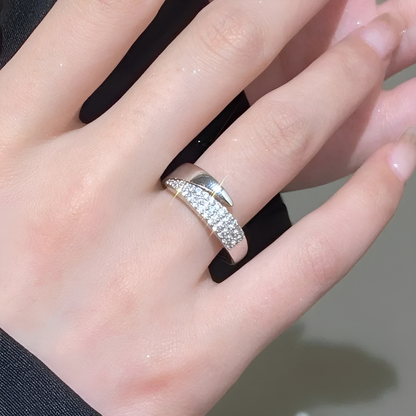 Eleganter Statement-Ring mit klarer Silhouette für Damen | Elowen