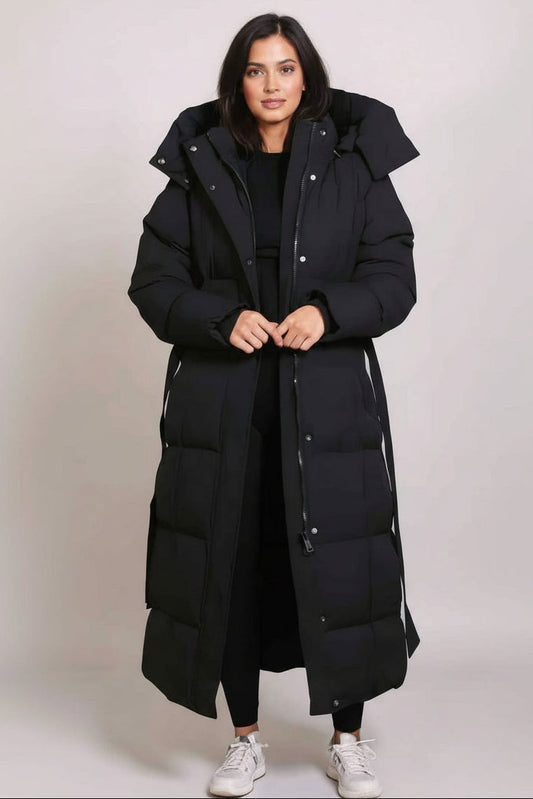 Eleganter Longline Puffer-Mantel mit Kapuze für Damen | Nordelle