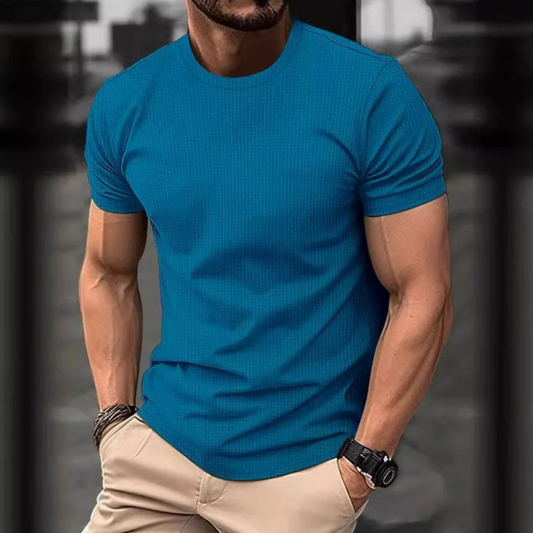 Atmungsaktives Herren-T-Shirt mit modernem Design für warme Tage
