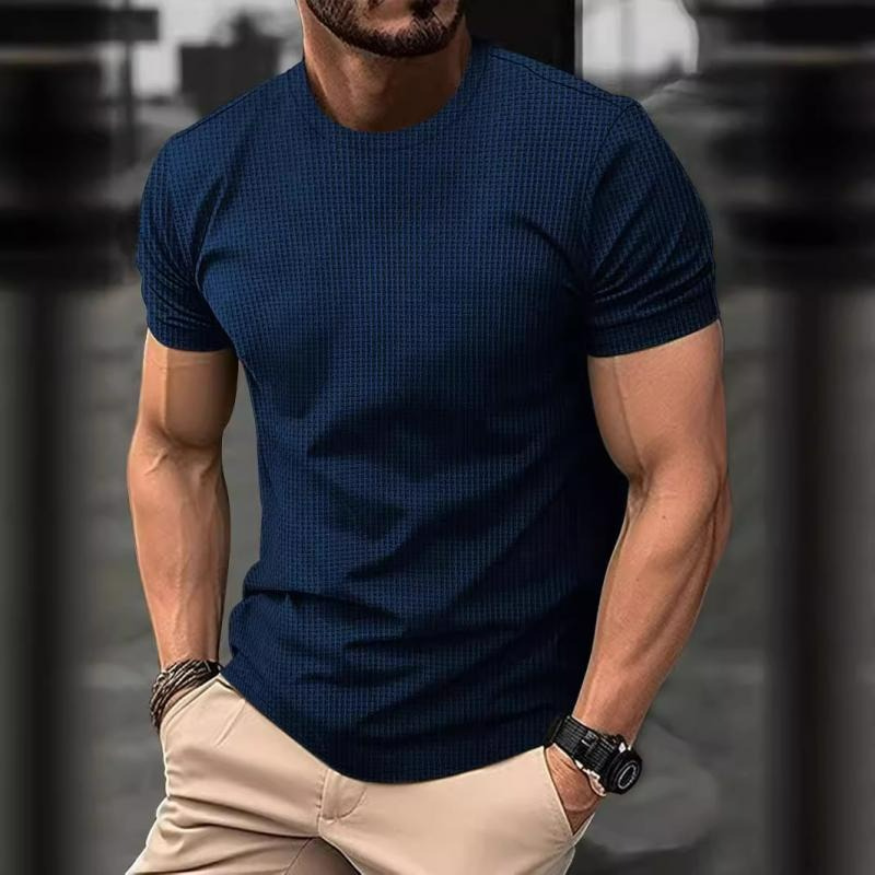 Atmungsaktives Herren-T-Shirt mit modernem Design für warme Tage