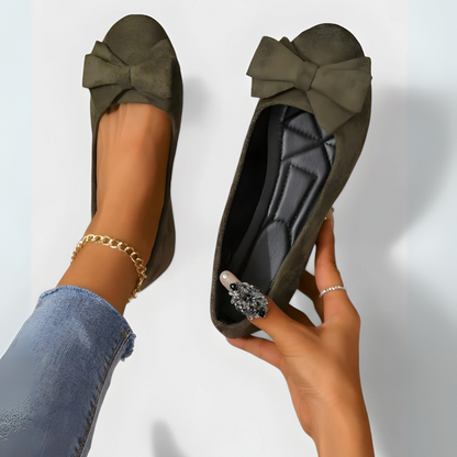 Bequeme flache Schuhe für Damen – ideal für Alltag, Freizeit und längere Strecken
