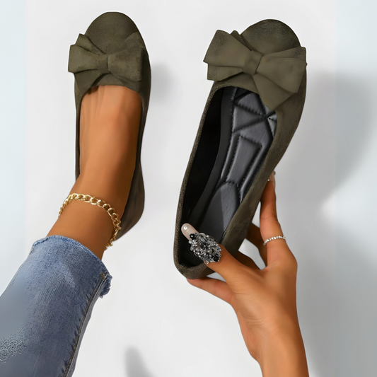 Bequeme flache Schuhe für Damen – ideal für Alltag, Freizeit und längere Strecken
