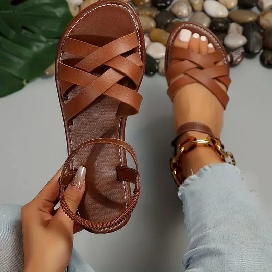 Bequeme Sommersandalen für Damen in modernem Design, perfekt für warme Tage und verschiedene Outfits.