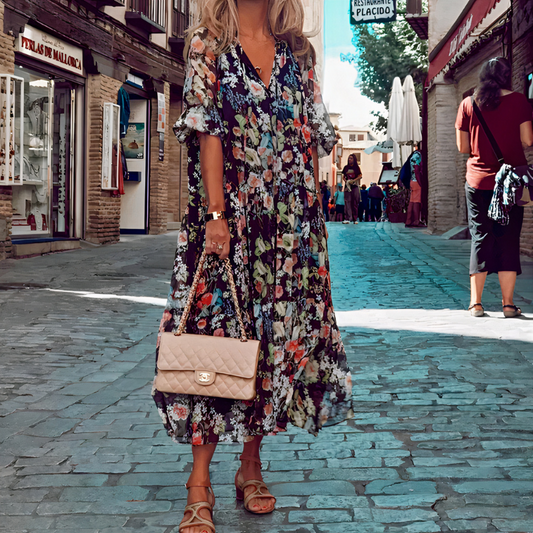Bequemes florales Sommerkleid für Damen in luftigem Schnitt, ideal für warme Tage