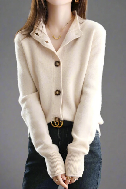 Damen anspruchsvoller gemütlicher Cardigan in warmer Ausführung, ideal für kühle Tage.