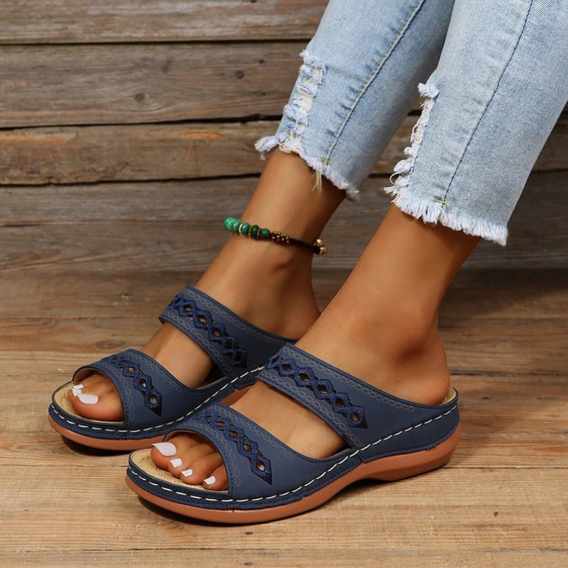 Bequeme atmungsaktive Sommersandalen für Damen mit verstellbaren Riemen