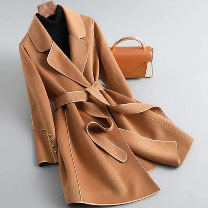 Damen eleganter Mantel für den Herbst in zeitlosem Design