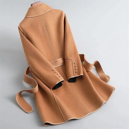 Damen eleganter Mantel für den Herbst in zeitlosem Design