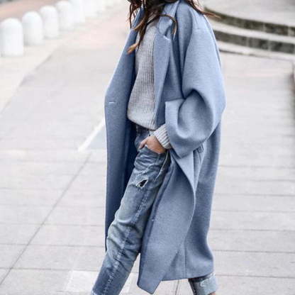 Damen eleganter Wintermantel mit klassischem Schnitt, stilvoll und warm für kalte Tage.