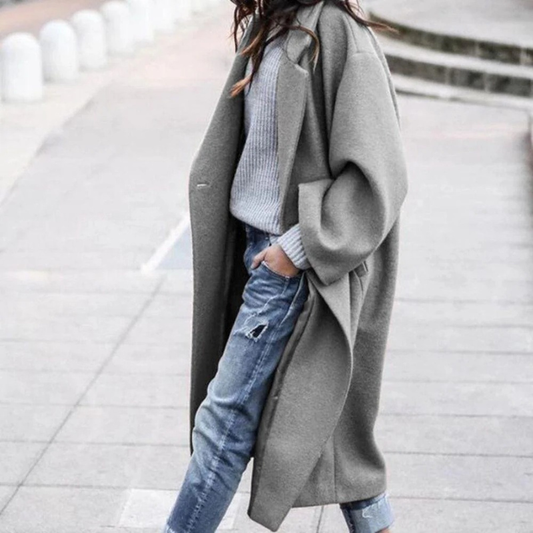 Damen eleganter Wintermantel mit klassischem Schnitt, stilvoll und warm für kalte Tage.