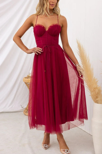 Damen elegantes fließendes Kleid für Hochzeitsgäste mit schmeichelhafter Silhouette und fließendem Schnitt, ideal für feierliche Anlässe.