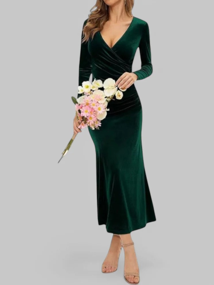 Damen elegantes langes Abendkleid für besondere Anlässe mit stilvollem, fließendem Design.