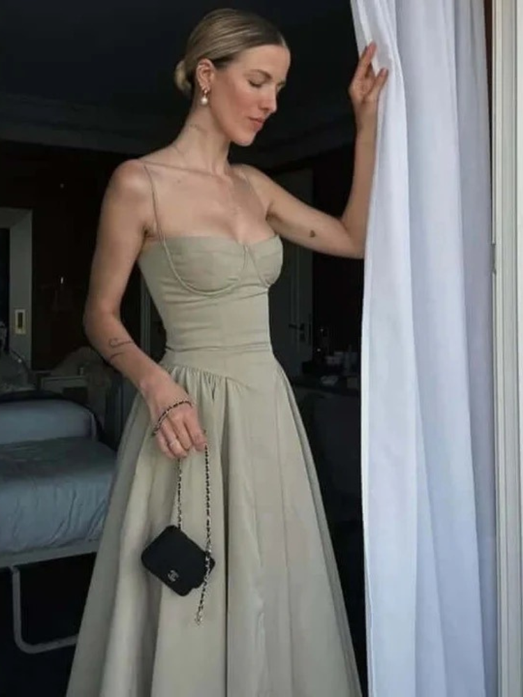 Damen elegantes Sommerkleid mit taillenformendem Schnitt für warme Tage