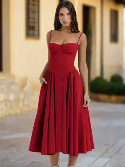 Damen elegantes Sommerkleid mit taillenformendem Schnitt für warme Tage