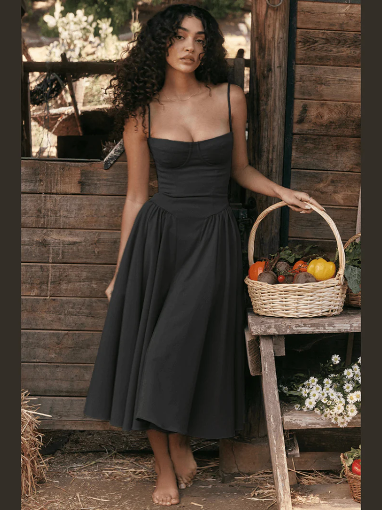 Damen elegantes Sommerkleid mit taillenformendem Schnitt für warme Tage