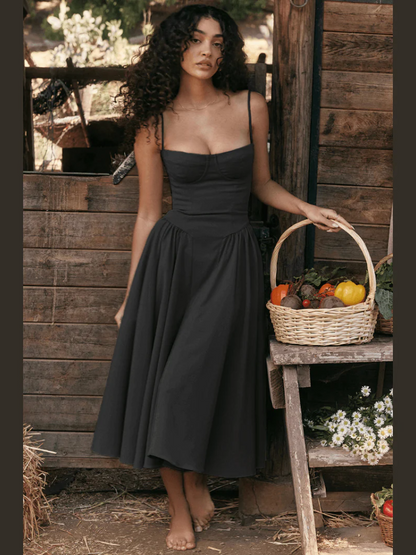 Damen elegantes Sommerkleid mit taillenformendem Schnitt für warme Tage