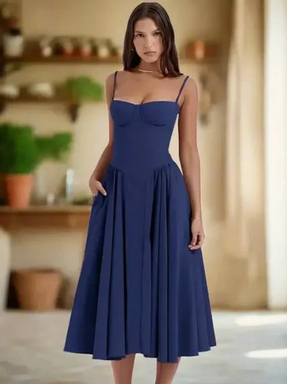 Damen elegantes Sommerkleid mit taillenformendem Schnitt für warme Tage