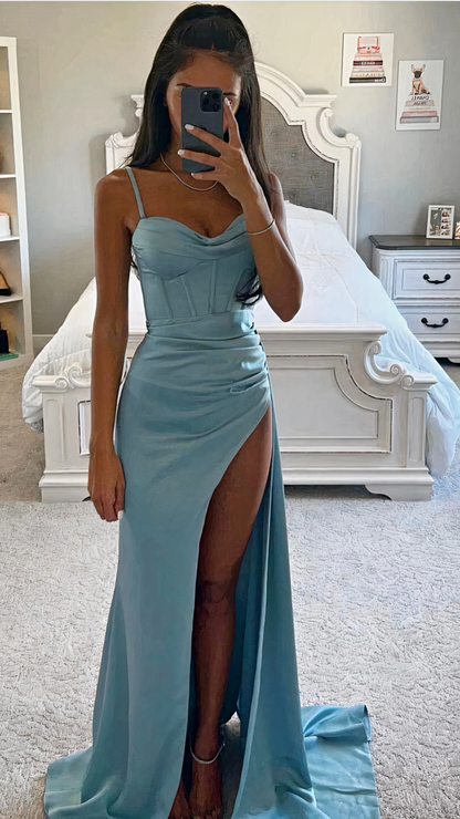Damen elegantes Vintage-Abendkleid mit zeitlosem Design, perfekt für festliche Anlässe und besondere Auftritte.