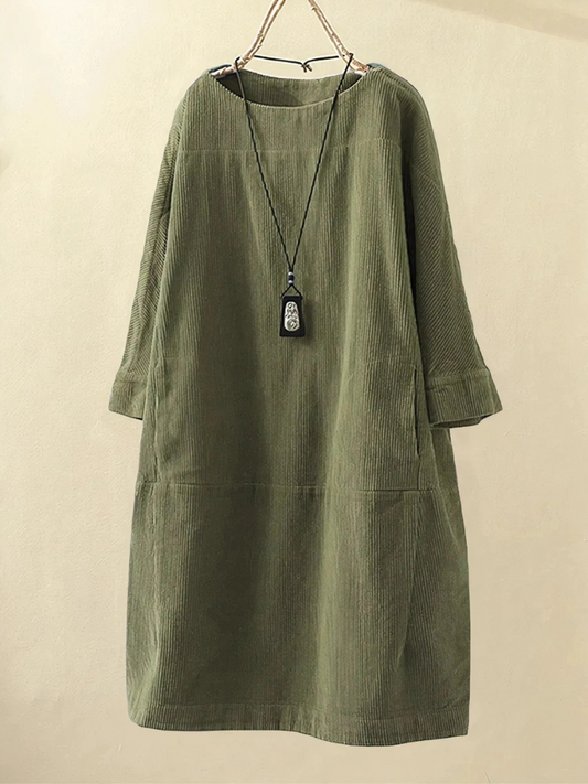 Damen entspanntes schlichtes Sommerkleid für warme Tage mit lockerem Schnitt und minimalistischem Stil
