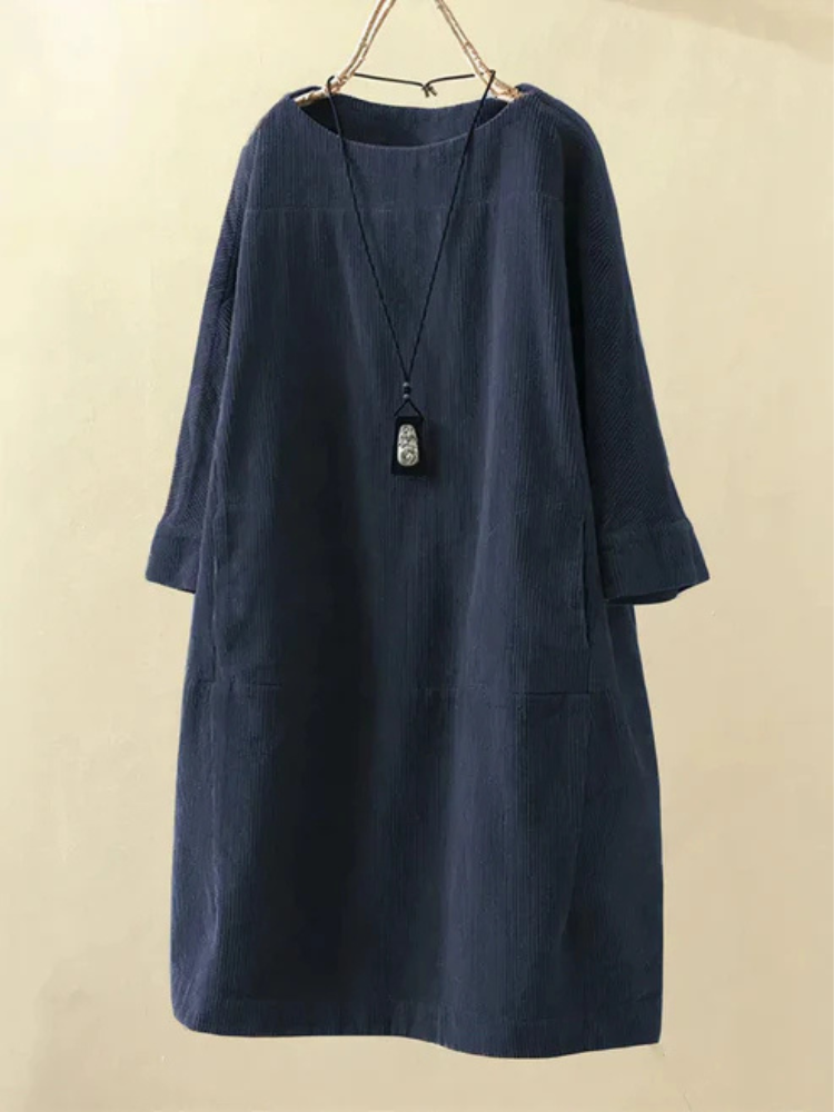 Damen entspanntes schlichtes Sommerkleid für warme Tage mit lockerem Schnitt und minimalistischem Stil