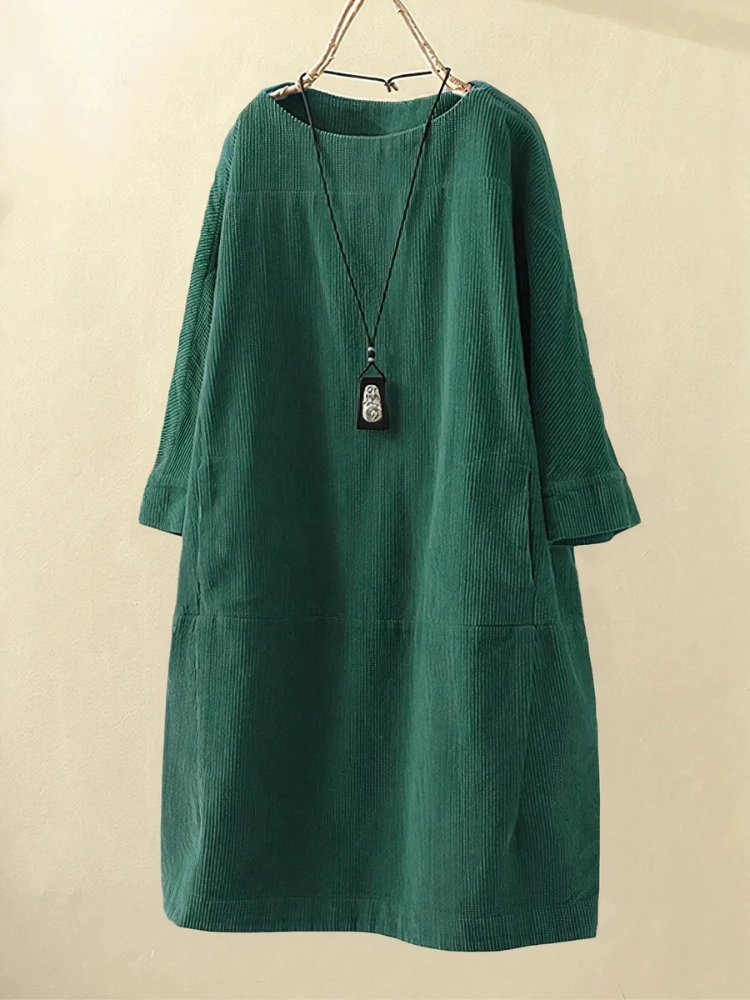 Damen entspanntes schlichtes Sommerkleid für warme Tage mit lockerem Schnitt und minimalistischem Stil