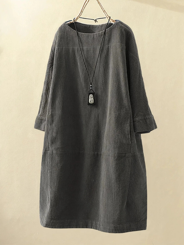 Damen entspanntes schlichtes Sommerkleid für warme Tage mit lockerem Schnitt und minimalistischem Stil