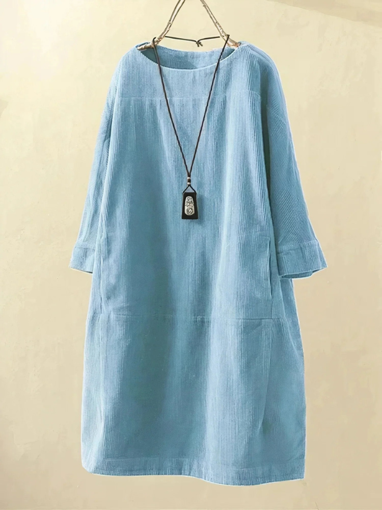 Damen entspanntes schlichtes Sommerkleid für warme Tage mit lockerem Schnitt und minimalistischem Stil