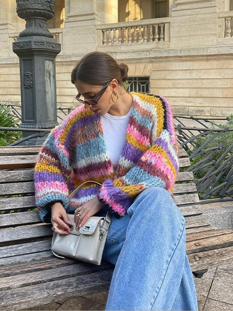 Damen farbenfrohe elegante Strickjacke in modernem Design