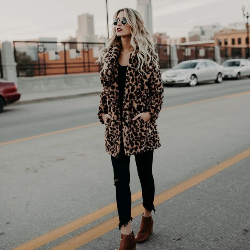 Damen gemütliche Leopardenjacke mit modischem Muster und bequemem Design