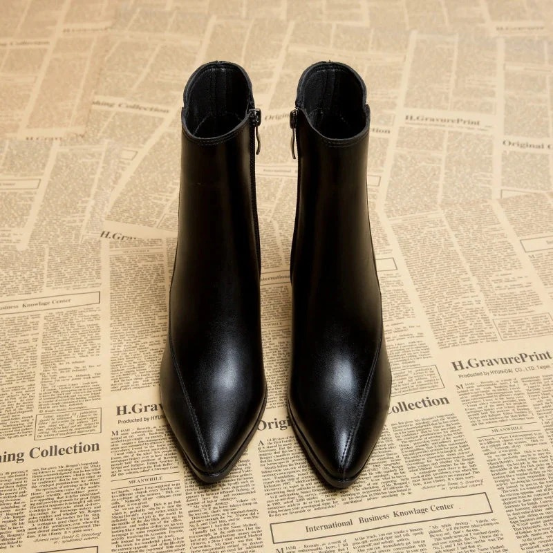 Damen klassische Stiefeletten mit Absatz in elegantem Design