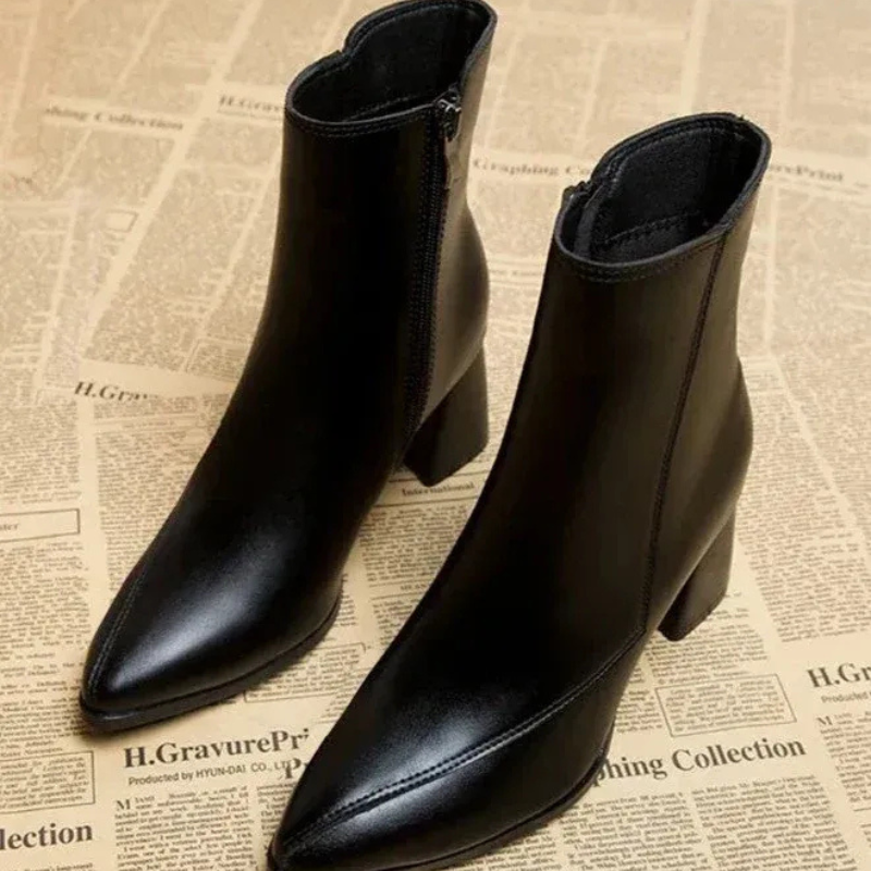 Damen klassische Stiefeletten mit Absatz in elegantem Design