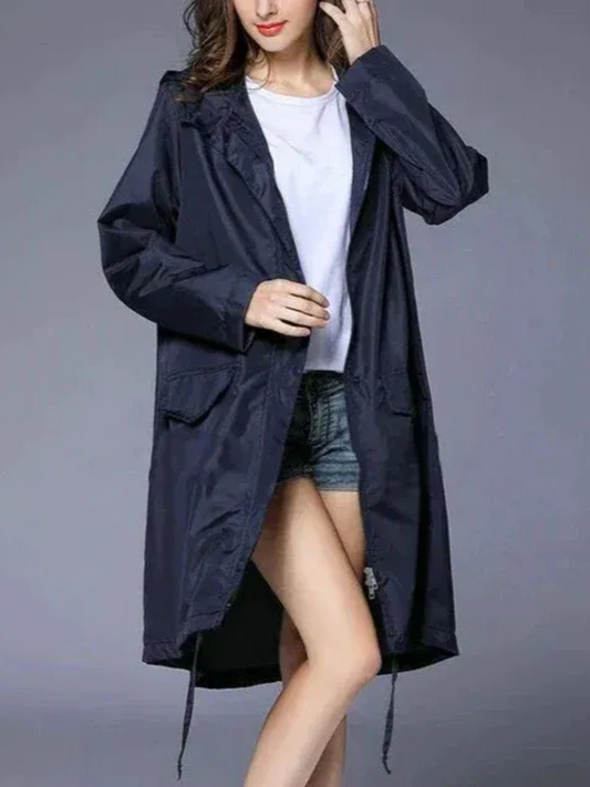 Damen klassischer Outdoor-Regenmantel mit Kapuze für zuverlässigen Schutz bei Regen