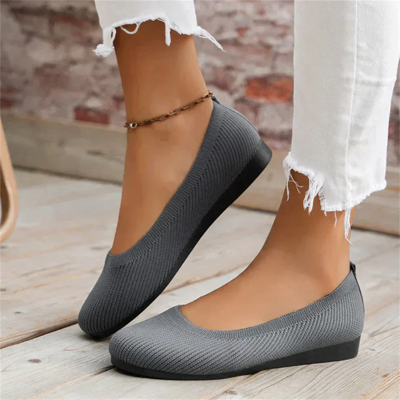 Damen lässig Sommer Puppe Schuhe mit femininem Design für sommerliche Outfits.