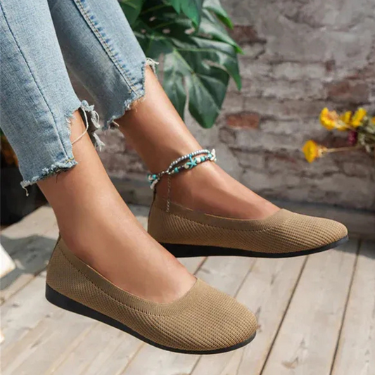 Damen lässig Sommer Puppe Schuhe mit femininem Design für sommerliche Outfits.