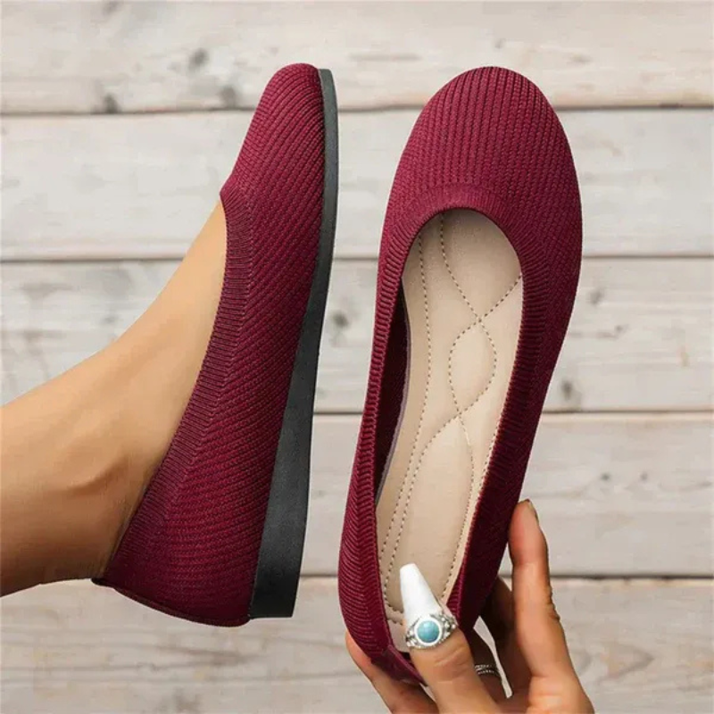 Damen lässig Sommer Puppe Schuhe mit femininem Design für sommerliche Outfits.