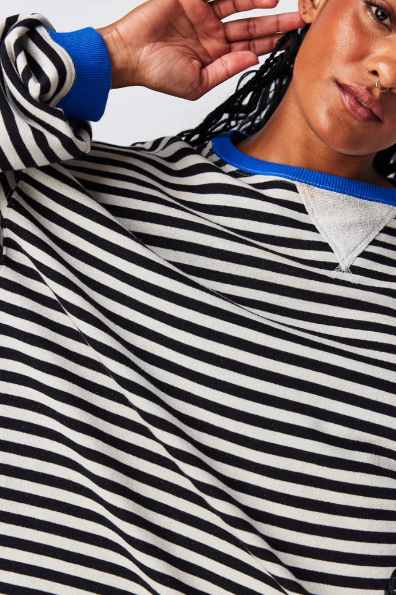 Damen lässiger gestreifter Pullover im modernen Design